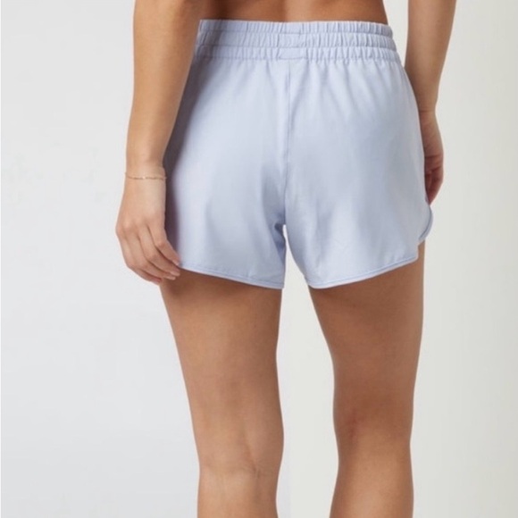 Vuori Clementine 4” Shorts - Picture 5 of 8